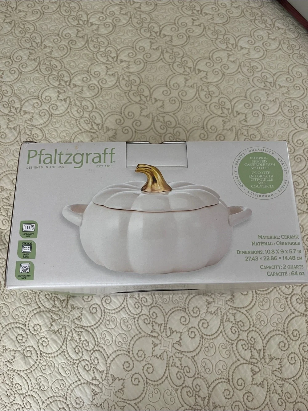 NWT Pfaltzgraff Cream Pumpkin-Shaped Covered Casserole with Gold Stem Accent
